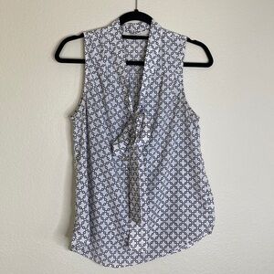 41 Hawthorn tie neck button down tank blouse black white chains small